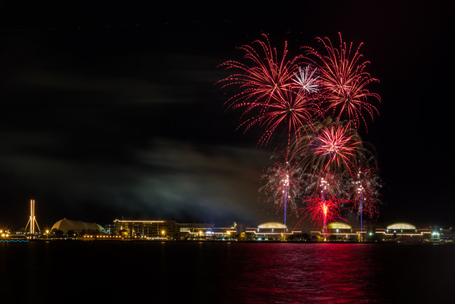 Обои картинки фото разное, салюты,  фейерверки, салют, город, ночь