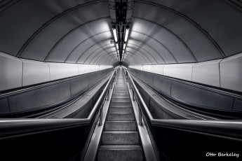 Картинка интерьер холлы +лестницы +корридоры эскалатор