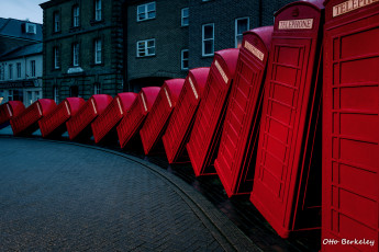 Картинка разное -+другое телефонные будки