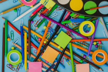 Картинка разное канцелярия +книги карандаши скрепки скотч