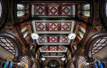 Картинка интерьер убранство +роспись+храма потолок