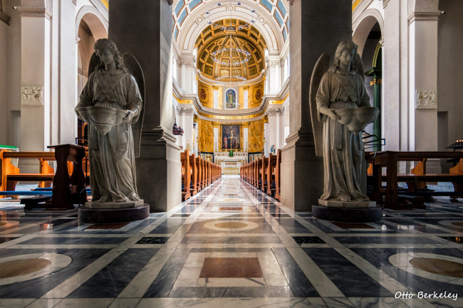 Обои картинки фото интерьер, убранство,  роспись храма, статуи