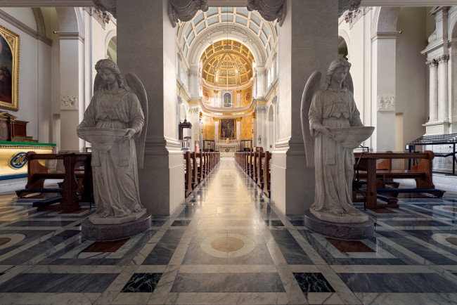 Обои картинки фото интерьер, убранство,  роспись храма, статуи