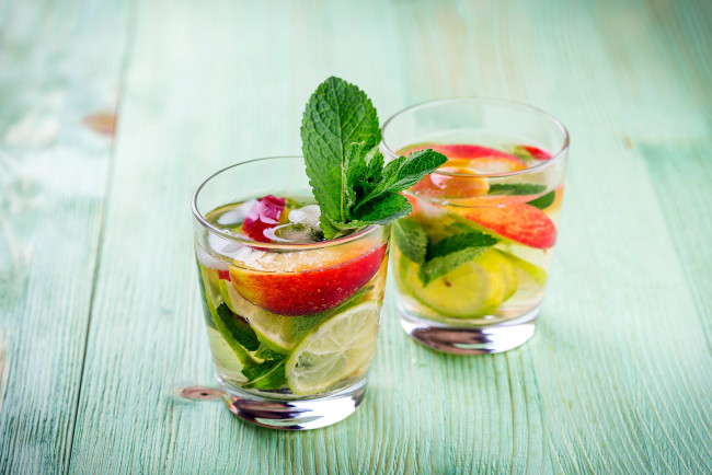 Обои картинки фото еда, напитки,  коктейль, мята, напиток