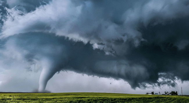 Обои картинки фото природа, стихия, торнадо, смерч, буря, небо, горизонт, ветер, ураган, бедствие, облака, непогода, дождь, ливень, чёрные