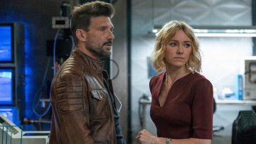 Картинка boss+level++ +2021+ кино+фильмы boss+level frank grillo naomi watts boss level день курка кадры фрэнк грилло боевик фантастика наоми уоттс детектив