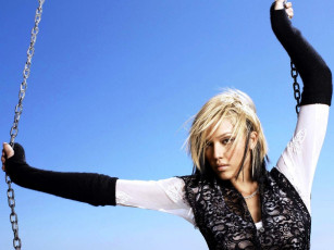 Картинка девушки jessica+alba актриса блондинка наряд перчатки цепи