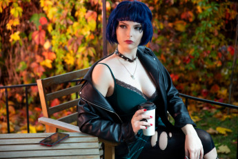 Картинка девушки анастасия+волкова+ svizee образ косплей наряд куртка осень терраса колготки дырки телефон стол стул стакан