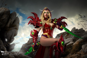 Картинка девушки ира+сокол образ косплей костюм наряд оружие скалы