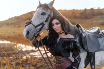 Картинка девушки ольга+кожевникова+ lady+bell образ косплей наряд костюм ведьма лошадь осень горы деревья грязь ручей