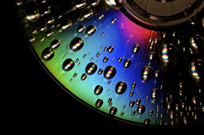 Обои картинки фото разное, капли, брызги, всплески, диск, радужный