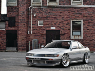 Картинка автомобили nissan datsun