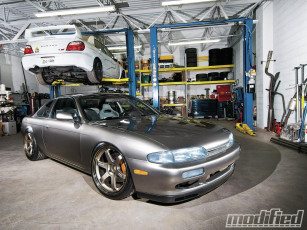 Картинка автомобили разные вместе nissan