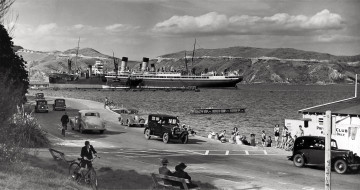 Картинка корабли порты причалы лайнер порт авто ретро