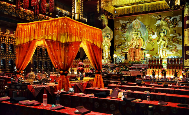 Обои картинки фото интерьер, убранство, роспись, храма, сингапур, храм, будды
