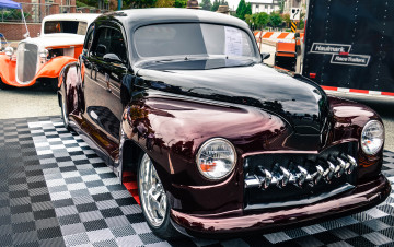 Картинка автомобили выставки уличные фото coupe plymouth 1946