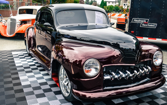 Обои картинки фото автомобили, выставки, уличные, фото, coupe, plymouth, 1946