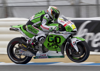 Картинка спорт мотоспорт байк трасса экипировка гонщик