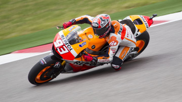 Картинка спорт мотоспорт гонщик байк экипировка трасса