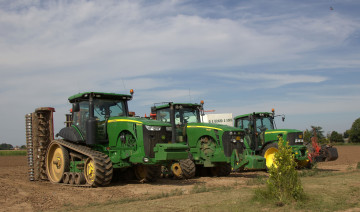 Картинка техника тракторы+на+гусенецах трактор