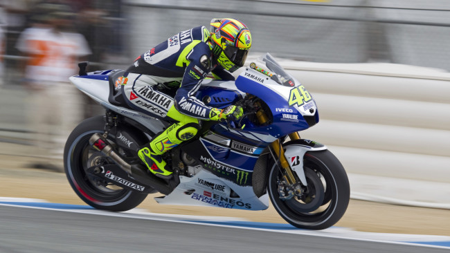 Обои картинки фото спорт, мотоспорт, трасса, экипировка, гонщик, байк