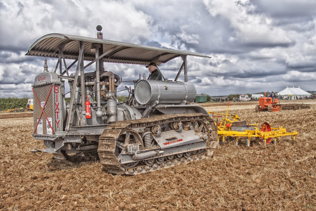 Обои картинки фото техника, тракторы на гусенецах, трактор