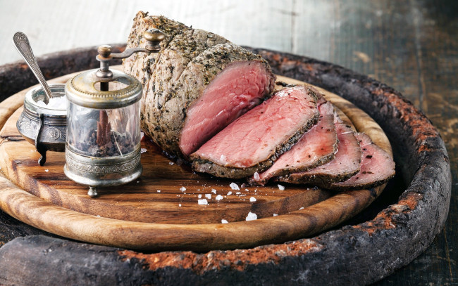 Обои картинки фото еда, мясные блюда, перец, мясо, буженина, соль