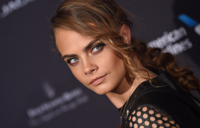 Обои картинки фото девушки, cara delevingne, взгляд, лицо, модель