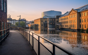 Картинка города -+улицы +площади +набережные набережная дом закат вечер norrkoping швеция