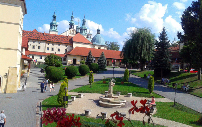 Обои картинки фото города, краков , польша, фонтан, сквер