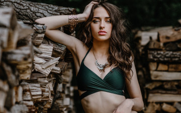 Картинка девушки -+брюнетки +шатенки браслет подвеска