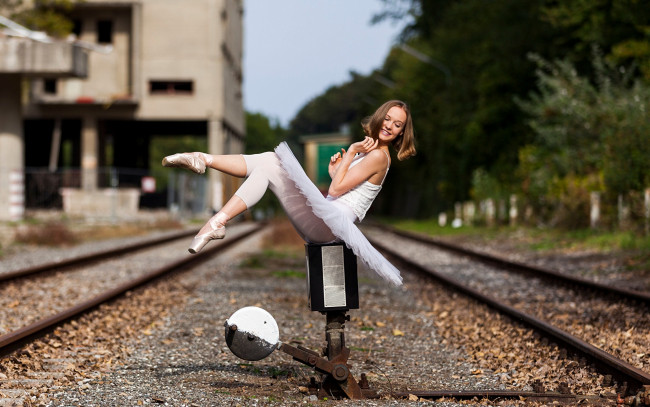 Обои картинки фото девушки, - брюнетки,  шатенки, балерина, пуанты