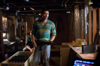 Картинка кино+фильмы kin люди сарай оружие