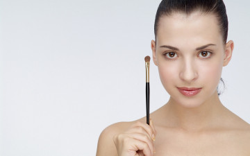 Картинка девушки -+лица +портреты шатенка лицо кисточка