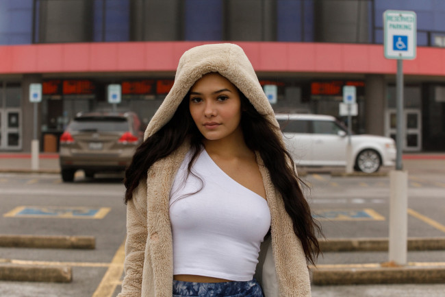 Обои картинки фото soledad lomas, девушки, soledad, lomas, девушка, модель, брюнетка, красотка, поза, флирт, стройная, сексуальная, фигура