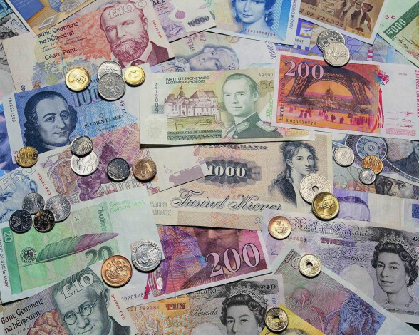 Обои картинки фото разное, золото, купюры, монеты