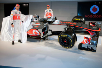 Картинка спорт формула экипаж презентация болид мерседес