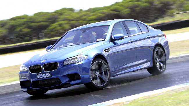 Обои картинки фото bmw, автомобили, автомобиль, стиль, изящество, мощь, скорость