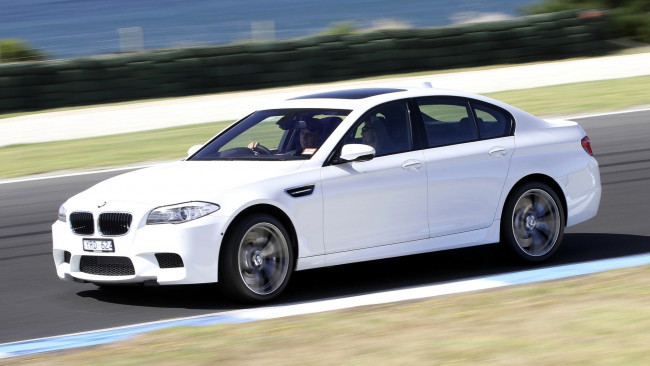 Обои картинки фото bmw, автомобили, изящество, автомобиль, стиль, мощь, скорость