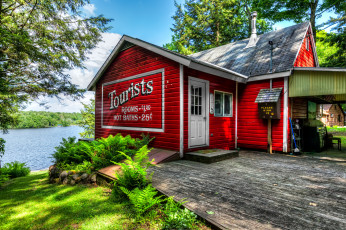 Картинка города -+здания +дома домик туристический река природа