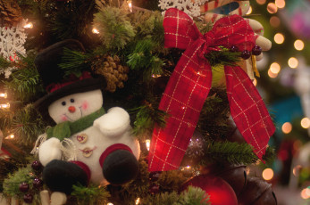 Картинка праздничные снеговики