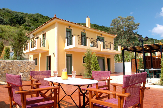 Обои картинки фото остров кефалония,  греция, города, - здания,  дома, курорт, греция, дом, кефалония, остров