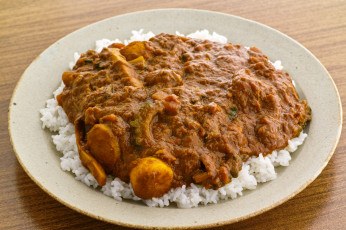 Картинка еда вторые+блюда рися соус мясо