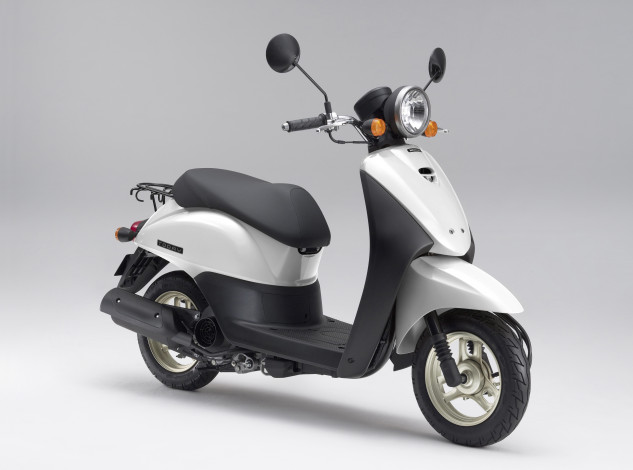 Обои картинки фото мотоциклы, мотороллеры, honda