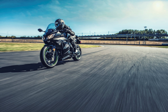 Обои картинки фото мотоциклы, kawasaki