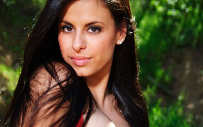 Обои картинки фото wendy fiore, девушки, wendy combattente, wendy, fiore, портрет, лицо, combattente, большая, грудь, причёска, девушка, модель, брюнетка, красотка, красавица, флирт, стройная, фигура, сексуальная, секси, поза, взгляд, макияж