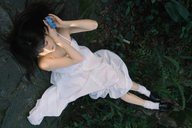 Обои картинки фото азиатская красота, девушки, - азиатки, девушка, женщина, брюнетка, темноволосая, сексуальная, модель, звезда, позирует, разная, обувь, верхняя, стильная, одежда, нижнее, эротическое, бельё, трусы, лифчик, колготки, чулки, аксессуары, макияж, и, множество, элементов, на, фотографии