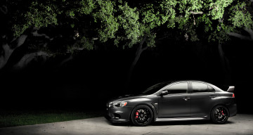 Картинка автомобили mitsubishi ночь дерево lancerx