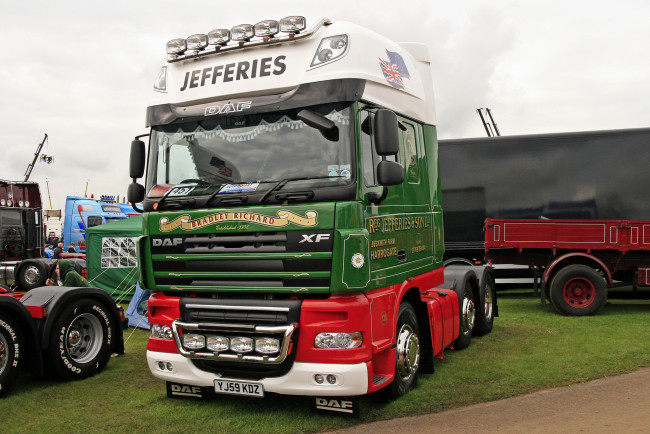 Обои картинки фото daf, автомобили, нидерланды, шасси, седельные, тягачи, trucks, nv, автобусы