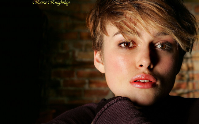 Обои картинки фото девушки, keira knightley, свитер, блондинка, лицо, актриса